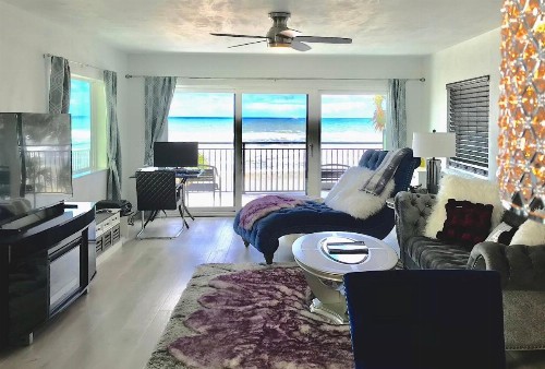 Micks Beach Hideaway - image 28