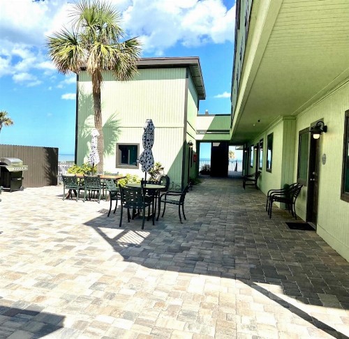 Micks Beach Hideaway - image 3
