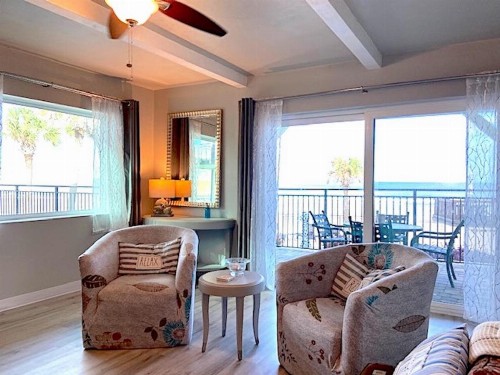 Micks Beach Hideaway - image 8