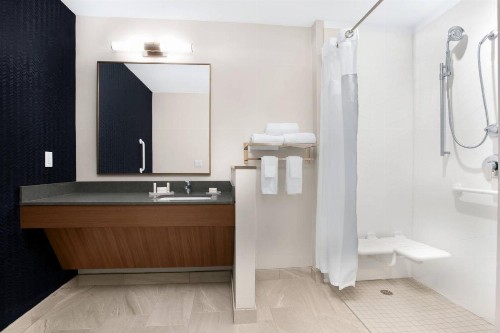 Fairfield Inn & Suites by Marriott Daytona Beach Speedway/Airport - image 18
