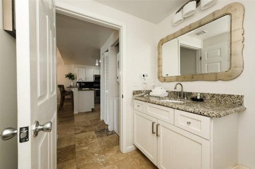 Unit 1604 - image 6