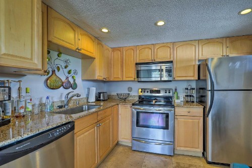 Condo-Walk to Daytona Beach 6 Mi to Speedway - image 8