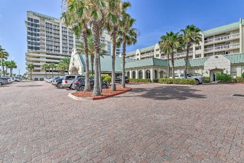 Daytona Beachfront Condo with Ocean View and Amenities - image 8
