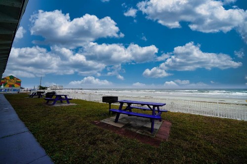 Sandals Inn - image 37