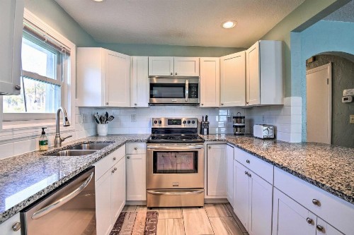 Modern Seaview House - 200 Yards to Daytona Beach! - image 9