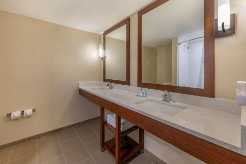 Comfort Suites Daytona Beach - Speedway - image 12