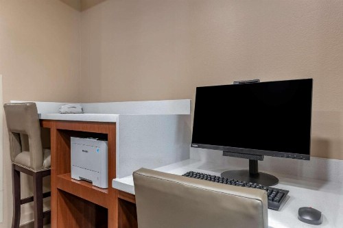 Comfort Suites Daytona Beach - Speedway - image 23