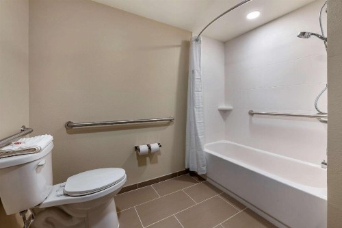 Comfort Suites Daytona Beach - Speedway - image 9
