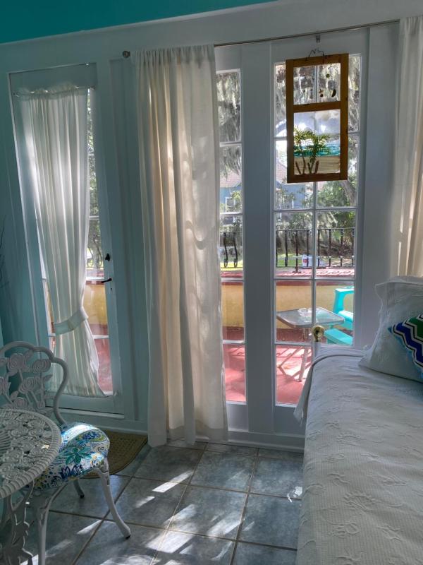 Ms. Maggie's South Country Inn - image 6