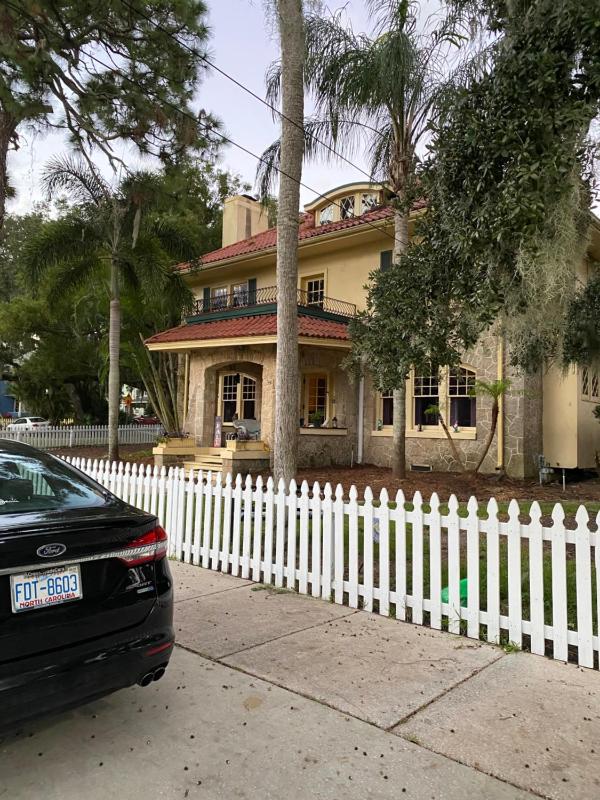 Ms. Maggie's South Country Inn - image 7