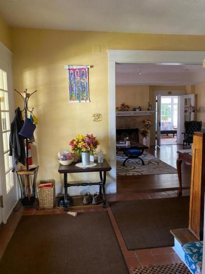 Ms. Maggie's South Country Inn - image 8