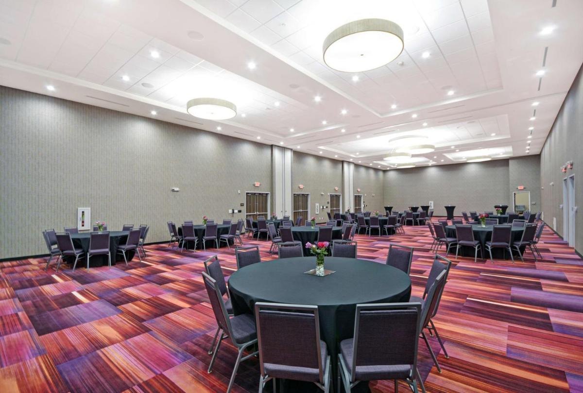 Home2 Suites By Hilton Dallas Desoto - image 2