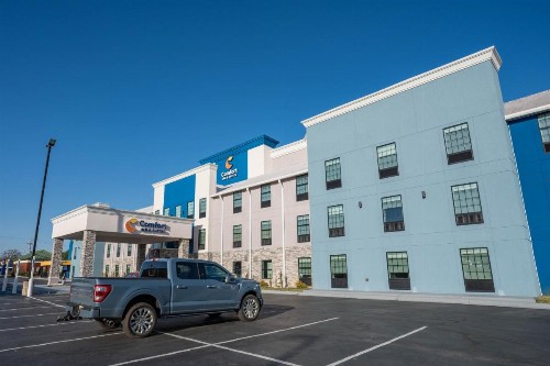 Baymont by Wyndham Decatur - image 1