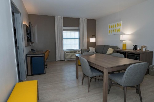 Baymont by Wyndham Decatur - image 2