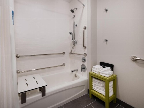 Hampton Inn Deerfield Beach - image 11