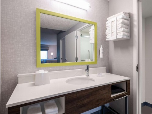 Hampton Inn Deerfield Beach - image 20