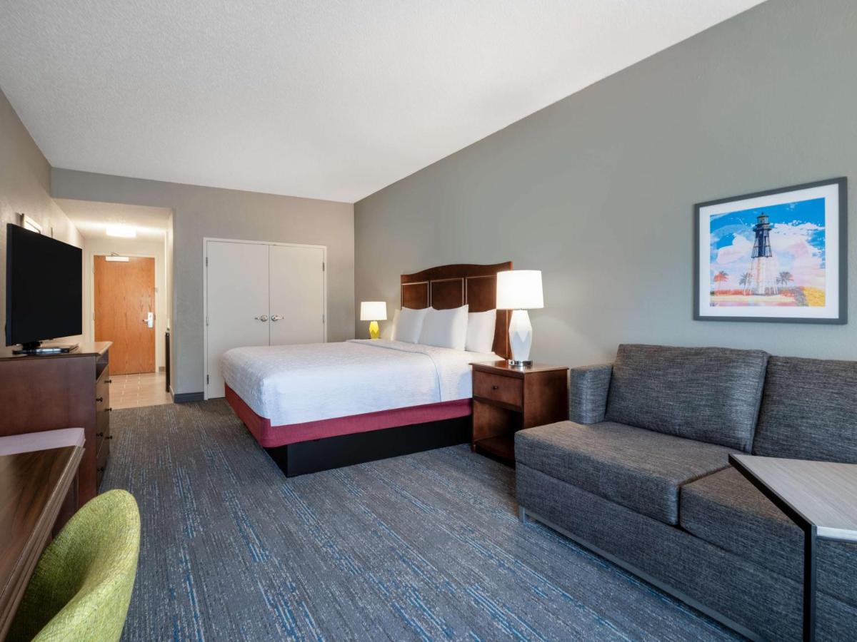 Hampton Inn Deerfield Beach - image 7