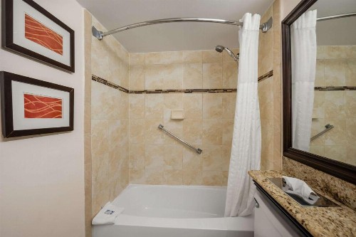 Comfort Inn Oceanside Deerfield Beach - image 10