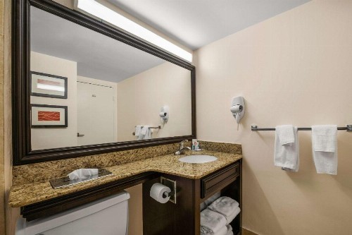 Comfort Inn Oceanside Deerfield Beach - image 11