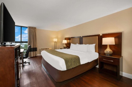 Comfort Inn Oceanside Deerfield Beach - image 12