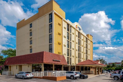 Comfort Inn Oceanside Deerfield Beach - image 2