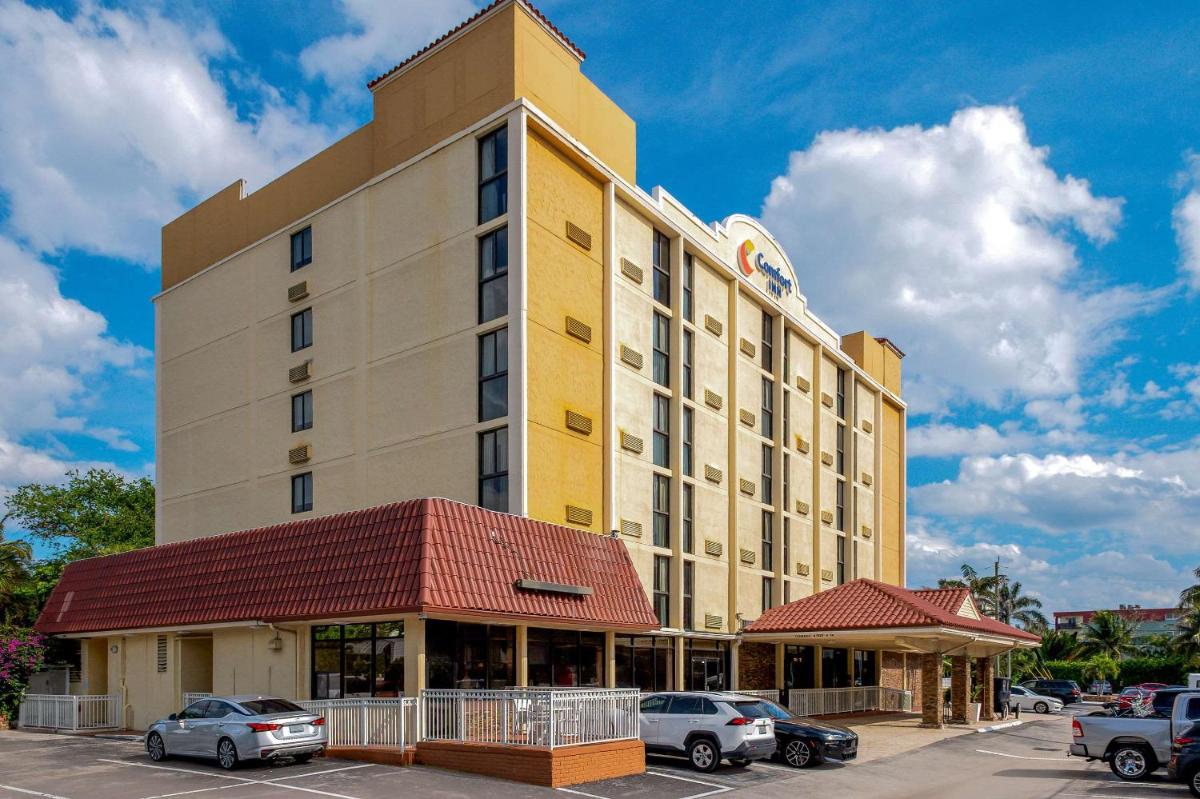 Comfort Inn Oceanside Deerfield Beach - image 2