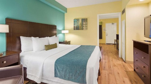 Best Western Plus Deerfield Beach Hotel & Suites - image 20