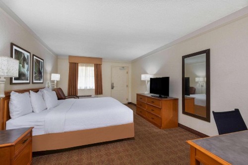 La Quinta Inn by Wyndham Deerfield Beach I-95 at Hillsboro E - image 21