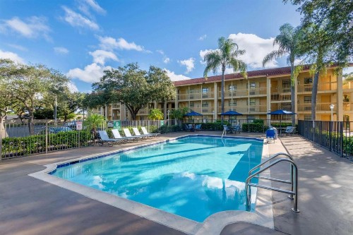 La Quinta Inn by Wyndham Deerfield Beach I-95 at Hillsboro E - image 26