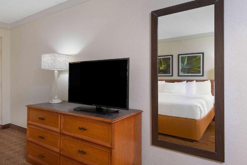 La Quinta Inn by Wyndham Deerfield Beach I-95 at Hillsboro E - image 27