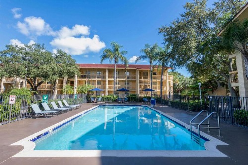La Quinta Inn by Wyndham Deerfield Beach I-95 at Hillsboro E - image 30