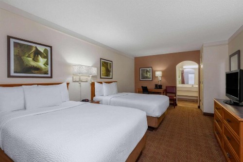 La Quinta Inn by Wyndham Deerfield Beach I-95 at Hillsboro E - image 36