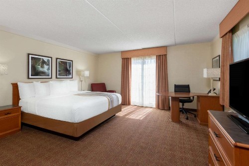 La Quinta Inn by Wyndham Deerfield Beach I-95 at Hillsboro E - image 39