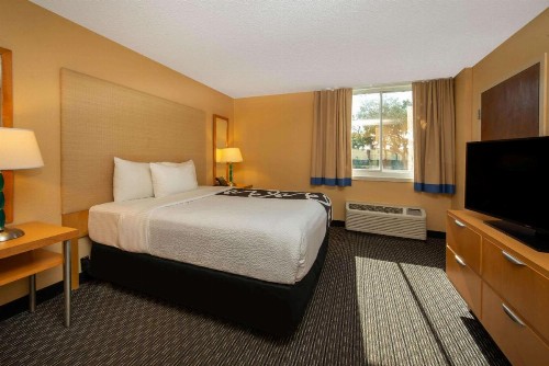 La Quinta I-95 Deerfield Beach - image 38