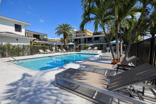 Tropic Isle Beach Resort - image 2