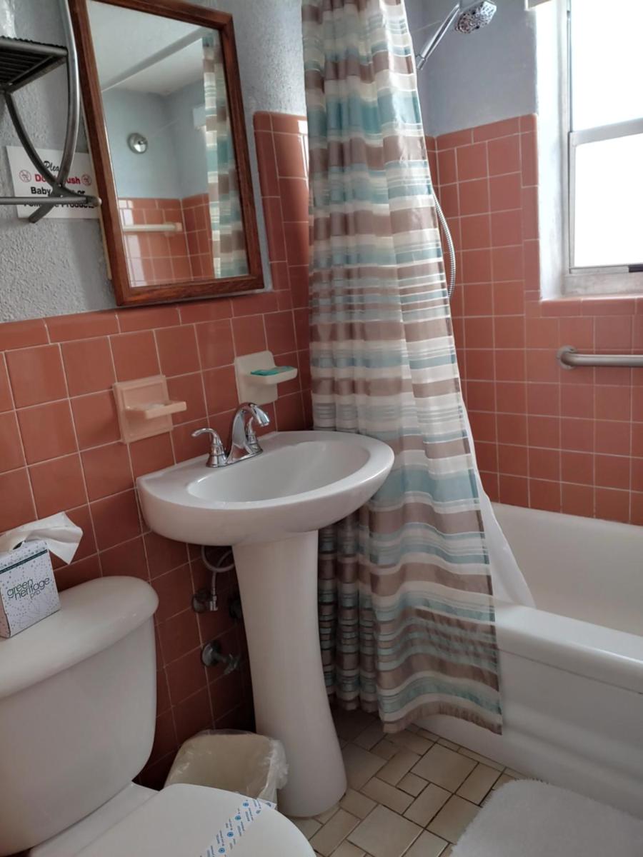 Sunrise Ocean Suites - image 6