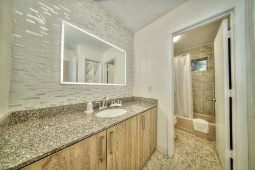 Club Lux Resort By The Beach - image 13