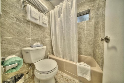 Club Lux Resort By The Beach - image 28