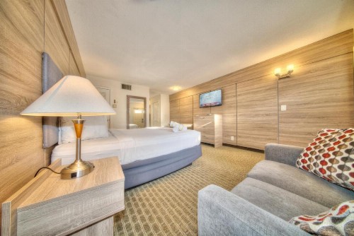 Club Lux Resort By The Beach - image 36