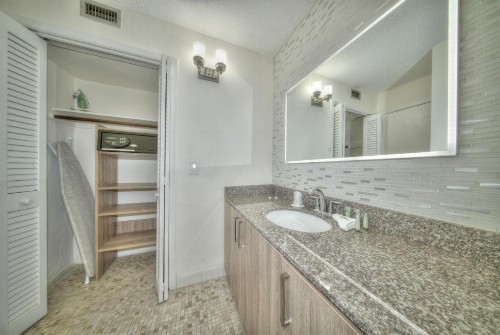 Club Lux Resort By The Beach - image 38