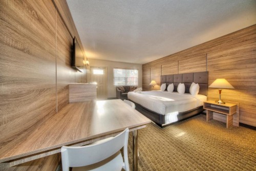Club Lux Resort By The Beach - image 40