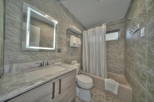 Club Lux Resort By The Beach - image 5