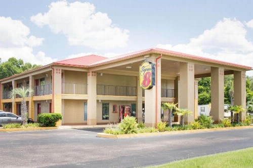 Super 8 by Wyndham Defuniak Springs - image 5