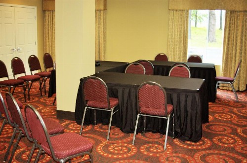 Holiday Inn Express DeFuniak Springs an IHG Hotel - image 2