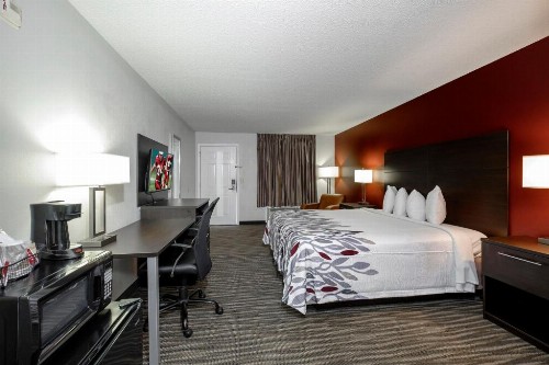 Red Roof Inn Defuniak Springs - image 11
