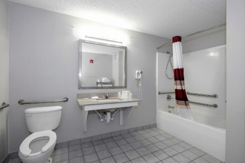 Red Roof Inn Defuniak Springs - image 20