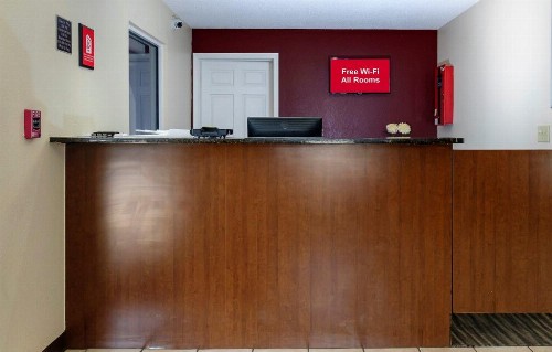 Red Roof Inn Defuniak Springs - image 6