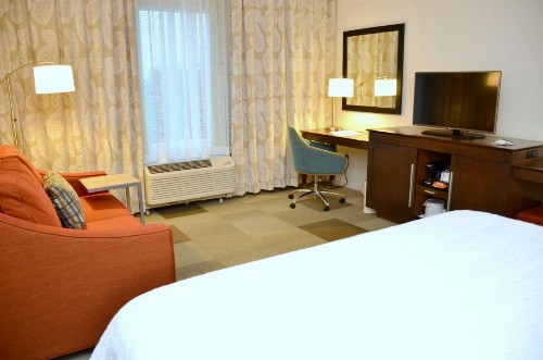 Hampton Inn & Suites - DeLand - image 28