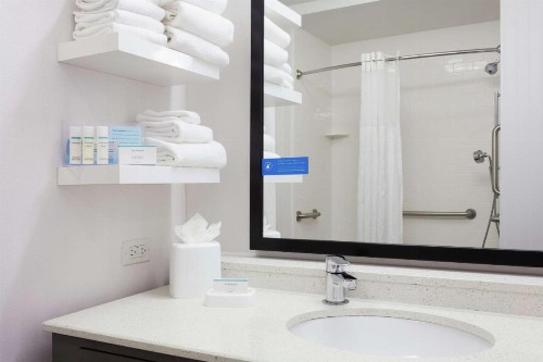 Hampton Inn & Suites - DeLand - image 33