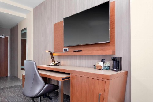 Courtyard by Marriott DeLand Historic Downtown - image 10